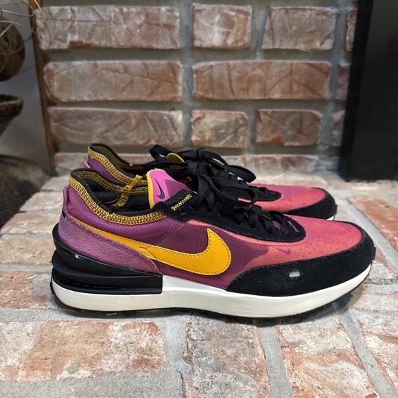 Womens Size 8.5 Nike Waffle One Active Fuchsia Training Casual DC2533 600 Shoes - Picture 1 of 10